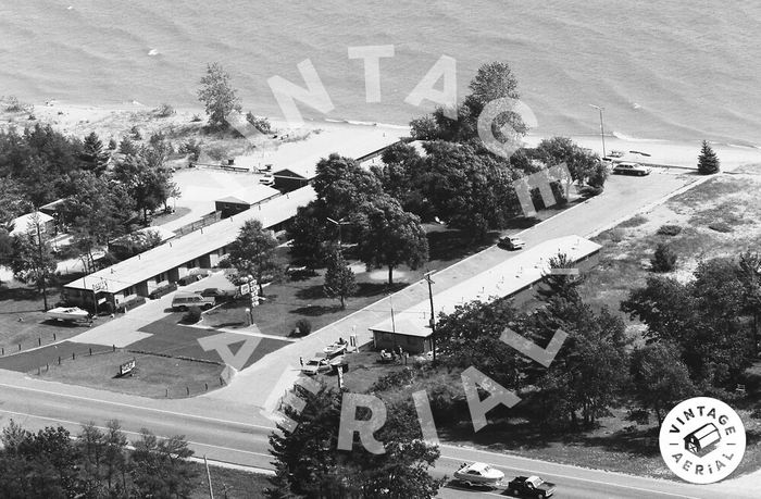 Aurora Resort Motel - 1983 Aerial